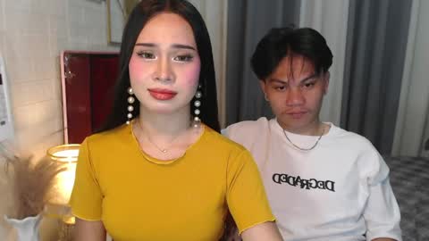 hoelymolly online show from April 8, 6:42 pm