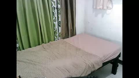 hot_jenile01 online show from March 4, 11:53 pm