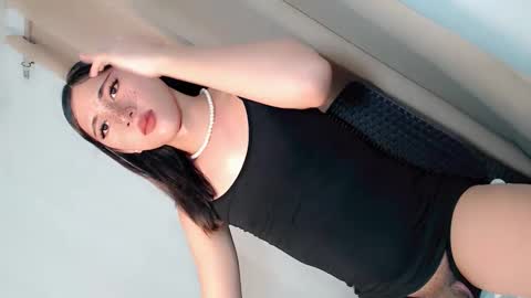 hot_little_angel18 online show from June 8, 2:12 am
