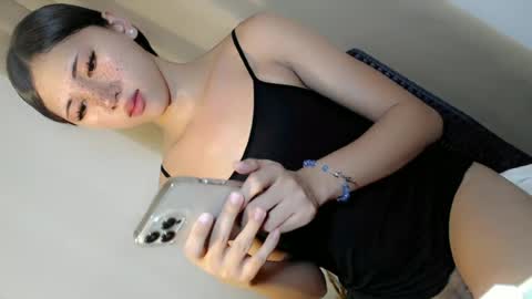 hot_little_angel18 online show from June 25, 4:21 am