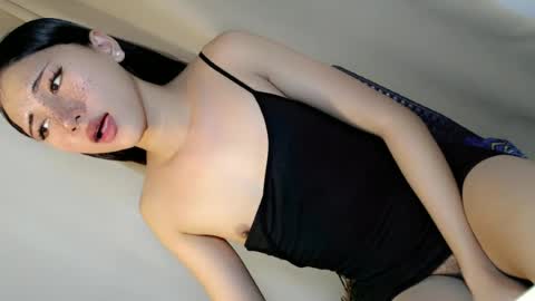 hot_little_angel18 online show from July 3, 3:23 am
