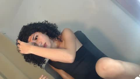 hot_little_angel18 online show from July 9, 7:45 am