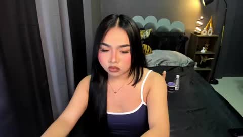 hotasian_lili online show from July 27, 6:20 am