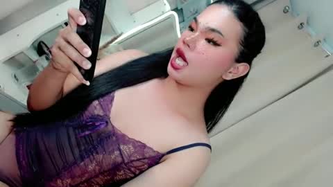 hotsiren101 online show from June 14, 4:14 am