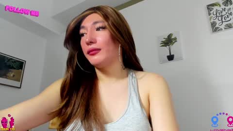 Snapshot of hottycrishinaxx chatting on December 24, 6:33 am crishinahotty online show from December 24, 6:33 am