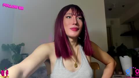 Snapshot of hottycrishinaxx chatting on February 14, 3:11 am crishinahotty online show from February 14, 3:11 am