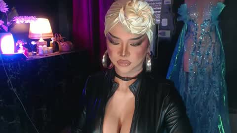 Christine online show from June 16, 9:33 am