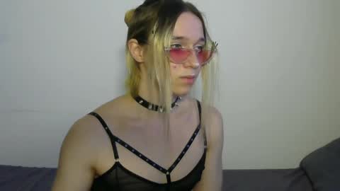 Jade online show from March 25, 3:17 pm