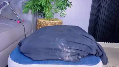 Perla online show from July 12, 5:44 am
