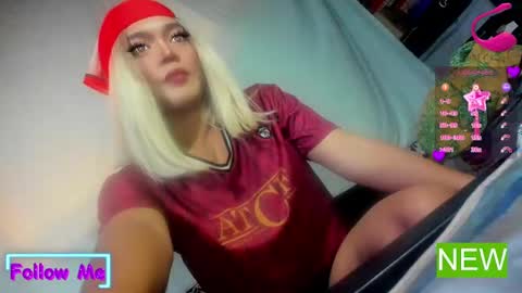 ella may online show from December 28, 11:41 am