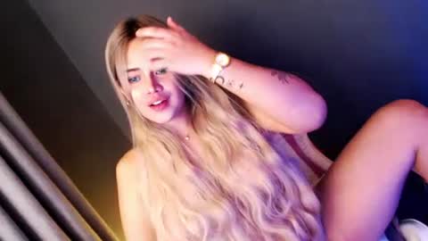 Candy Moore online show from January 25, 5:51 am