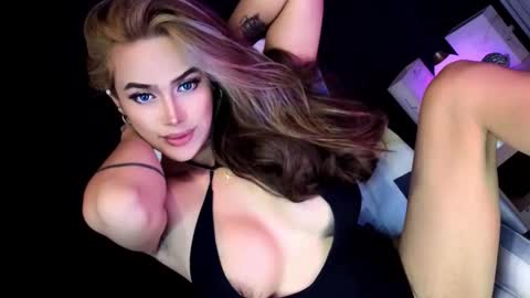 Candy Moore online show from November 14, 10:34 am