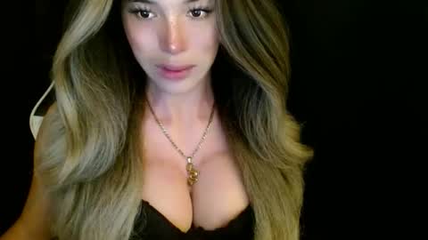 Queen Gwen online show from November 16, 4:44 am