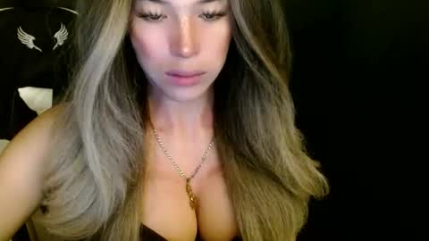 Queen Gwen online show from December 4, 12:26 am