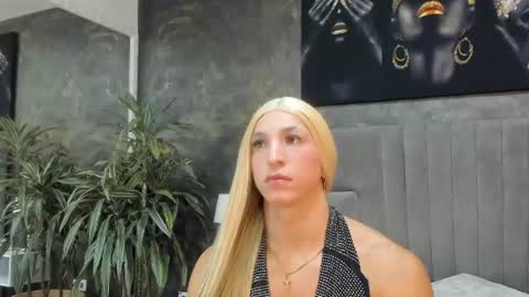 Isa Lancaster online show from July 28, 8:01 pm