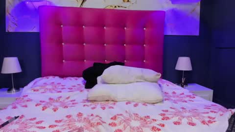 isabella lovestory online show from December 13, 8:59 pm