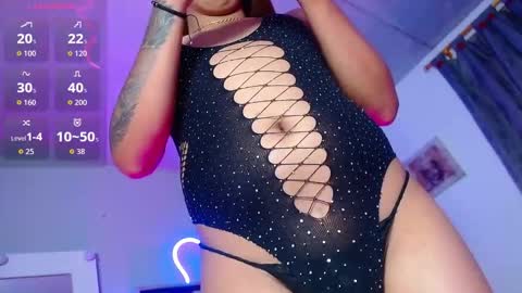 isabelladoll115  INSTAGRAM online show from December 22, 9:52 pm