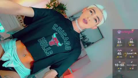 isabellagirs online show from June 26, 6:39 am