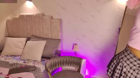 Isabella online show from October 1, 2:45 am