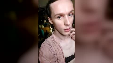 isobel_cd online show from July 24, 12:42 am