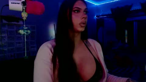 Nicki Foxx online show from November 14, 2:52 am