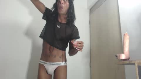 ivonneth online show from February 1, 5:39 am