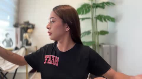 kirstenelsie online show from November 8, 5:19 am