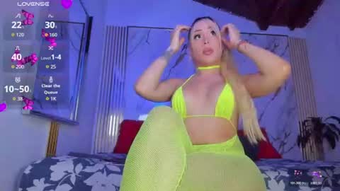 izamar online show from June 14, 1:06 am