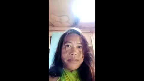Snapshot of j828413 chatting on October 23, 1:09 am j828413 online show from October 23, 1:09 am
