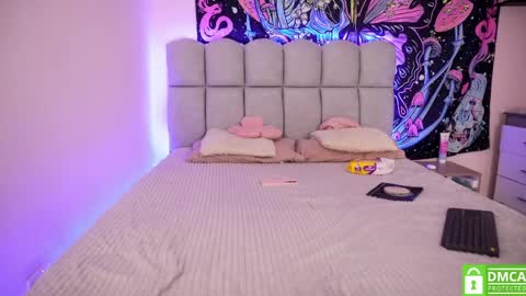   online show from April 11, 9:51 pm