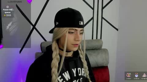 miha adams  online show from November 14, 5:48 am