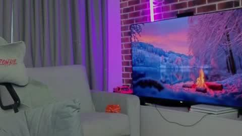Jean online show from July 10, 3:16 pm