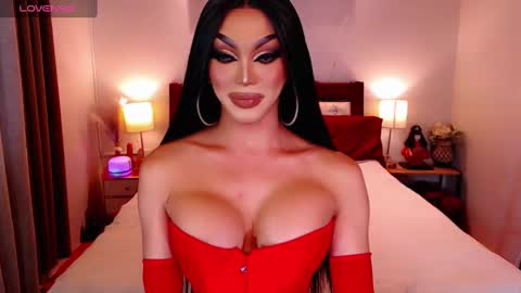 Queen Jenifer online show from December 12, 4:43 pm