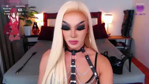 Queen Jenifer online show from July 2, 12:11 am