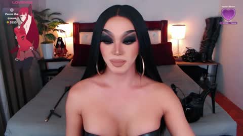 Queen Jenifer online show from July 8, 1:43 am