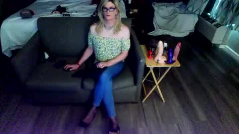 Jenna Cross online show from July 16, 11:11 pm