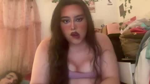 jennifer_robbie online show from June 24, 4:10 am