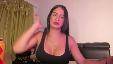 jenniifer_t online show from June 11, 8:56 am
