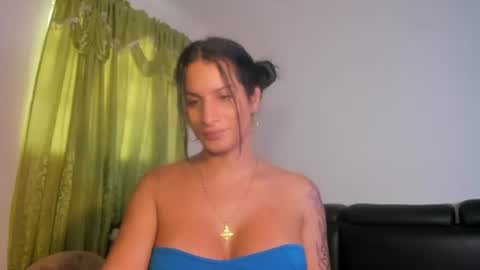 jenniifer_t online show from June 20, 5:38 pm