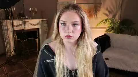 jes_solar online show from June 10, 11:15 pm