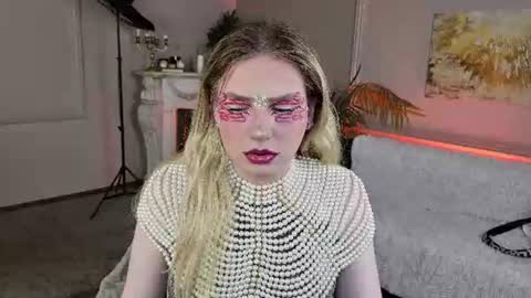 jes_solar online show from June 19, 9:08 pm