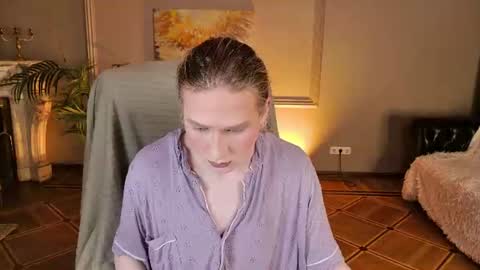 jes_solar online show from July 19, 9:29 pm