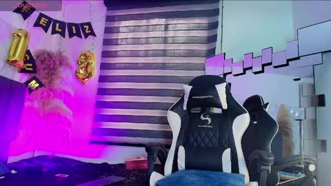 jessica_tan online show from April 14, 8:25 pm