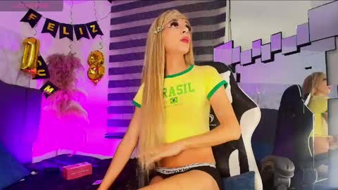 jessica_tan online show from April 16, 7:31 am