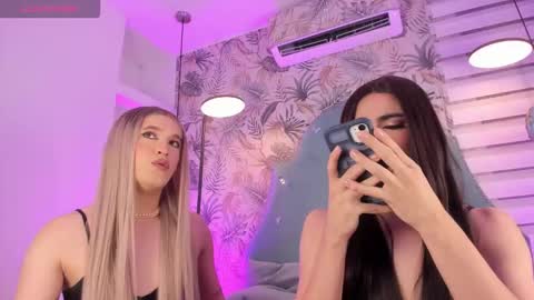 JESSI AND NAOMI online show from February 15, 1:34 am