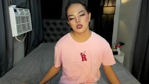 JHENA online show from July 28, 3:21 pm