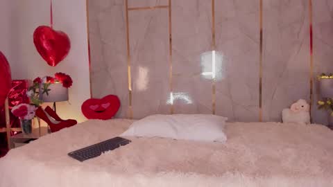 Jiggly online show from February 6, 5:24 am