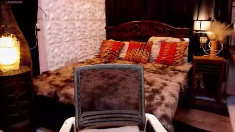 Ellah online show from March 18, 6:40 pm