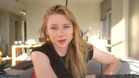 Julia Jane online show from May 8, 1:24 am