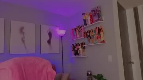 Juliana online show from June 16, 8:42 pm